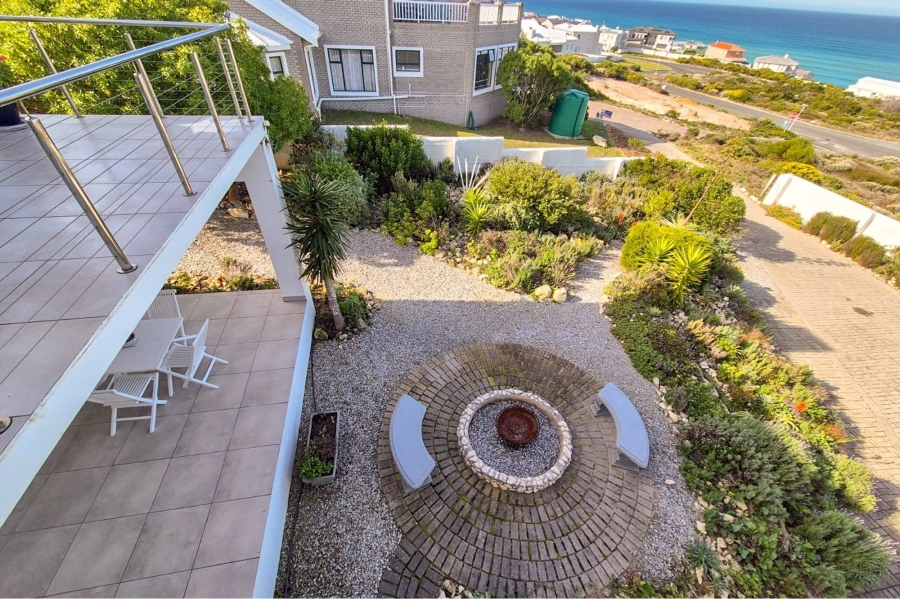 4 Bedroom Property for Sale in Oceanview Heights Western Cape